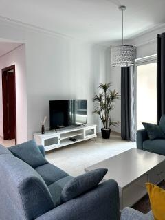 Luxury 2 BR Apartment Marina View - 2