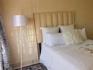 Blanc and Bold - Vosburg - 6