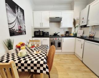 Highgate apartment - Feel right at home, spacious and convenient - 5mins from tube - 8
