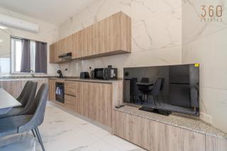 Beautiful 4BR penthouse with large terrace with WIFI - - 3