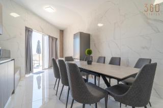 Beautiful 4BR penthouse with large terrace with WIFI - 2