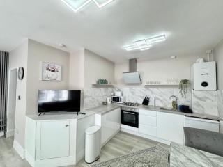 1 Bedroom luxury apartment - Bristol - 2