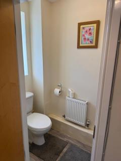 Spacious, Sleeps 14, 3 bathrooms, Central, Parking, Grimsby - Grimsby - 6