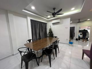 Pelangi party corner house 6bed6bathroom 20 pax - Johor Bahru - 2