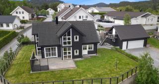 Spacious house in a quiet neighborhood - 6