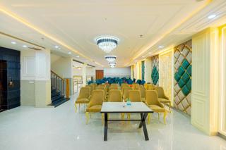 Hotel Fiora Inn Chandigarh Zirakpur - 2
