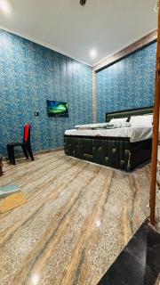 Anusthan Hotel - - 8