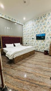 Anusthan Hotel - - 3