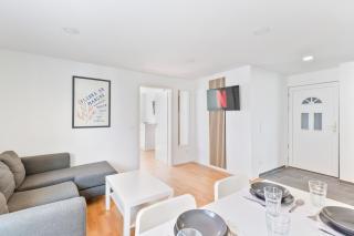 home2stay Apartments Wendlingen Kitchen,Wifi,Smart TV NEW - 0