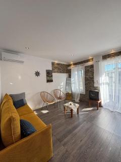 Olive Stonehouse - Plomarion - 9
