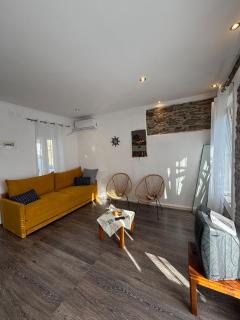 Olive Stonehouse - 6