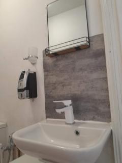 Ensuite double room by Swansea University Hospital - Swansea - 1