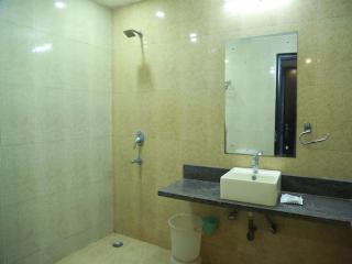 Hotel City Height - 2 Min from New Delhi Railway Station - 3