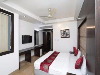 Hotel City Height - 2 Min from New Delhi Railway Station - 6