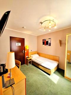 Atomis Hotel Düsseldorf City - Düsseldorf - 0