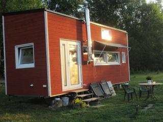 Stuga med bastu i naturen nära Stockholm - Järna - 0