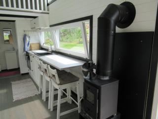 Stuga med bastu i naturen nära Stockholm - 8