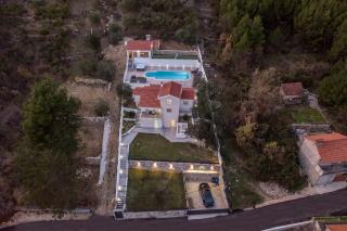 Private Villa Carica with Heated Pool, Omis, Tugare - 0