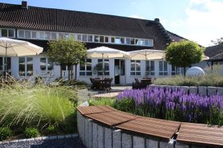 Sampurna Seminarhaus - Schlangenbad - 7