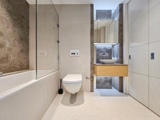 Spacious 1BR Flat with Pool, Cinema & Gym, High Street Kensington - London - 7
