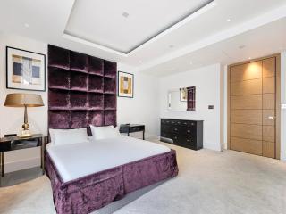 Spacious 1BR Flat with Pool, Cinema & Gym, High Street Kensington - London - 3