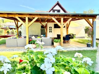 Szárszó Apartment with 3 rooms and PRIVATE BEACH, PRIVATE PARKING - Balatonszárszó - 1