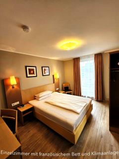 Atomis Hotel Düsseldorf City - Düsseldorf - 8