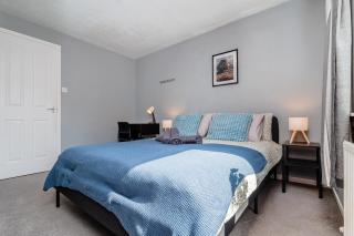 2 Bedroom Flat - Free Parking - 9