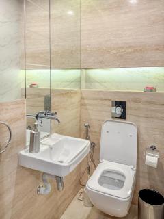 2 Bedroom Apartment in Bahrain Bay with a four season view - Manama - 4