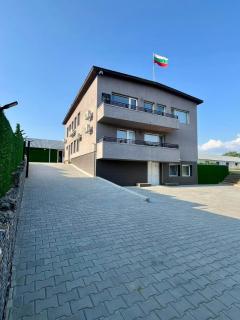 Къща за гости Галанти Guest house Galanti - Bozhurka - 9
