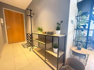 ReadMyHostProfile! Spacious 10-Person Duplex with AC City Center & Private Terrace - Saint-Jean-de-Maurienne - 4