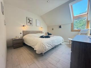 ReadMyHostProfile! Spacious 10-Person Duplex with AC City Center & Private Terrace - Saint-Jean-de-Maurienne - 9