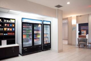 Holiday INN Express - 5