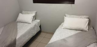 Shalom self catering Cottage - Centurion - 7