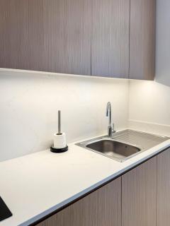 Luxurious Sea and Pool View Studio in Marassi Vista Al Bahrain - Al Muharraq - 3