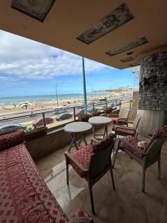 Seaview Escape - Cozy 3 bedrooms Family Apartment in El-Mandara - 0