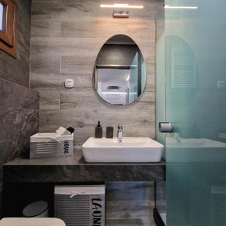 D&A Luxury suite with private Jacuzzi - 1