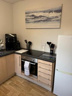 Large Traditional, Sleeps 8, 2 baths, Central Hucknall - 3