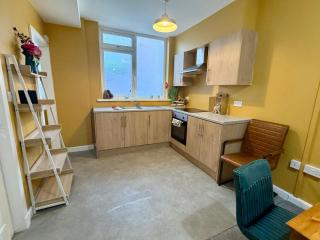 The Orange Suite, charming 2-bedrooms in Southport - 9