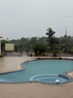 Pali Retreat Riverside Stay with Pool - 4