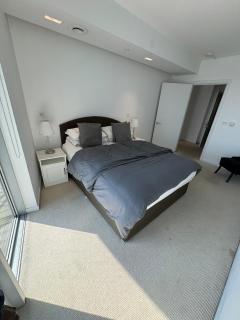 Modern Apt Steps from ExCeL - Londres - 1