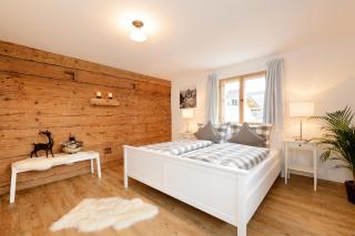 "Viktoria Ferienhaus" - Annehmlichkeiten von 4-Sterne Familien-und Wellnesshotel Viktoria können mitbenutzt werden - Oberstdorf - 1
