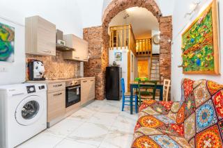 Finicchia Art House - 0