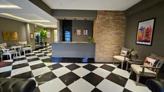 Riverview Persian Style Apartment - Islamabad - 9
