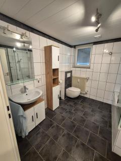 Großzügige 96 qm Wohnung mit 2 Schlafzimmern und großem Wohnzimmer - Bad Abbach - 3