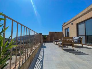 Penthouse with Xlendi Views & Two large Terraces - 6