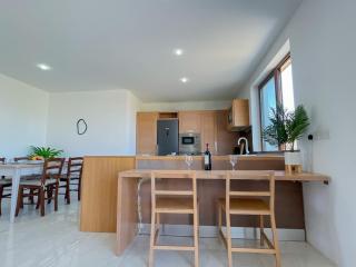 Penthouse with Xlendi Views & Two large Terraces - 3