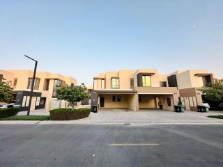 Modern Hassle-Free Living and Fully Furnished - 1