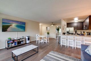 The Electric Blue Abode, Oceanside - 6