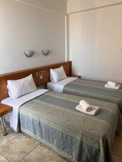 Flamingo Beach Hotel - Larnaca - 9